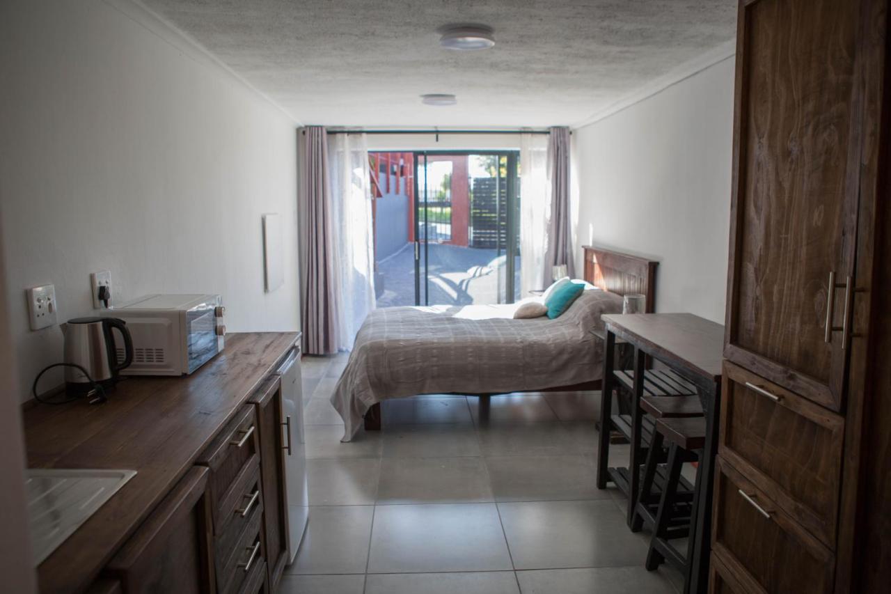 Peaceful 1-bedroom Flatlet, 10 Min From The Cape Town