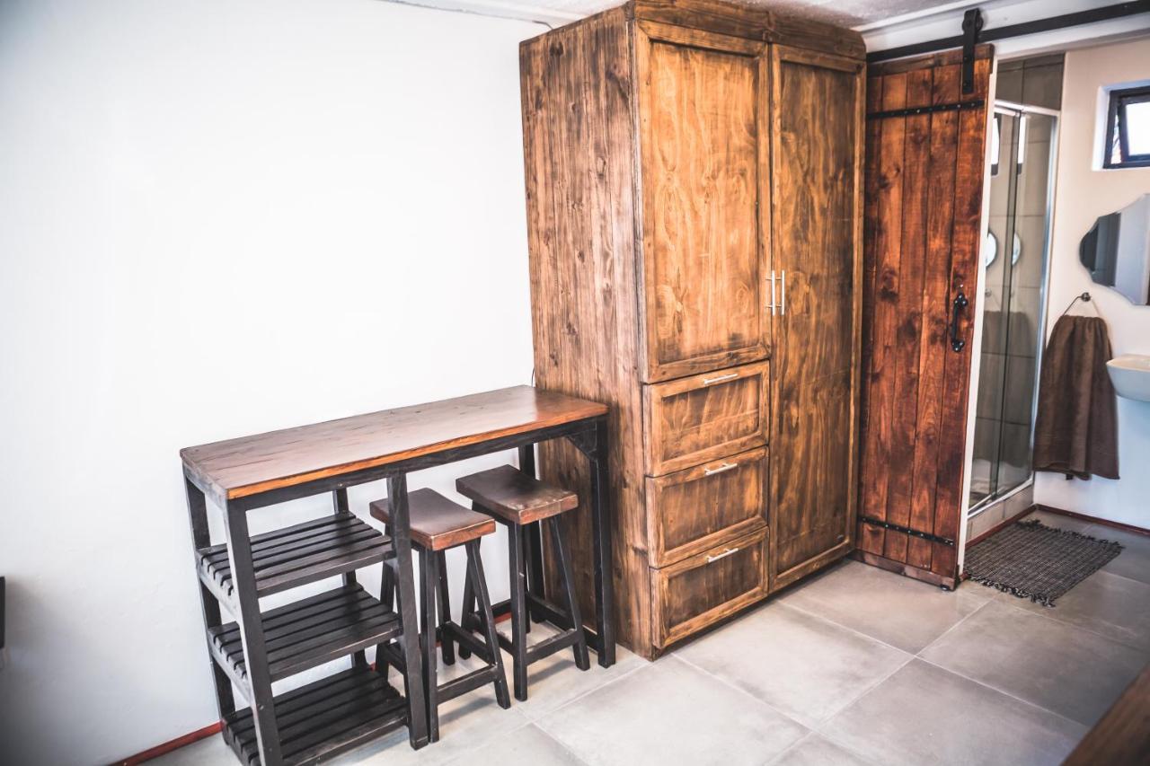 Peaceful 1-bedroom Flatlet, 10 Min From The *